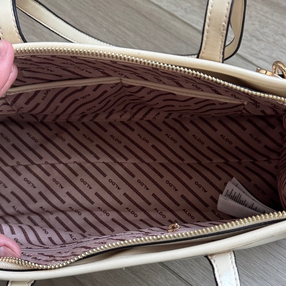Aldo Beige Shoulder Bag with Gold Accents - Picture 3 of 4
